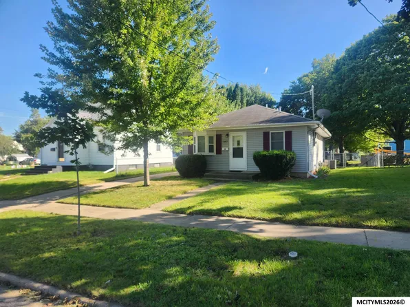 847 8th St SE, Mason City, IA 50401