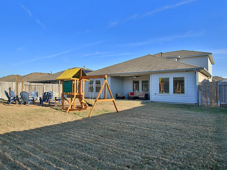 2431 Sutton Hollow Ct — Photo 38
