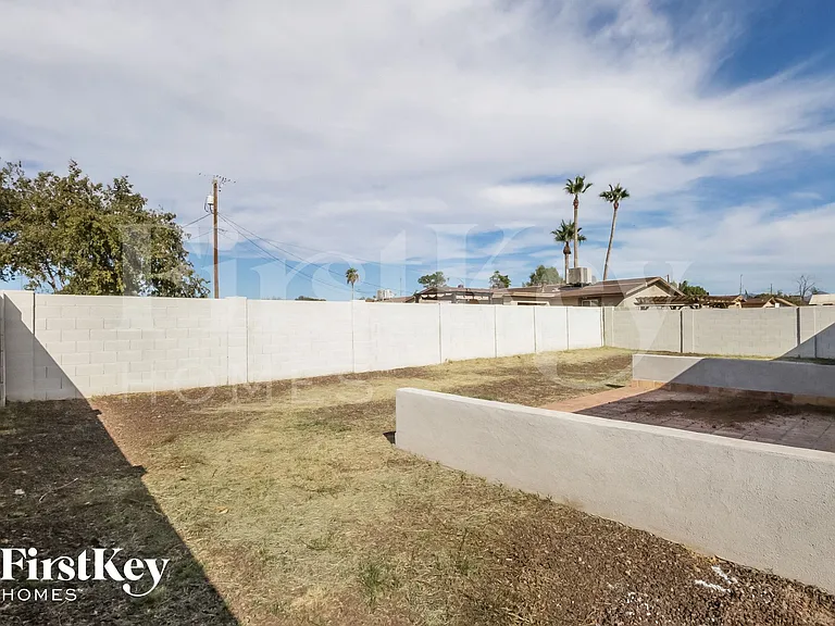 3412 E Claire Dr — Photo 15