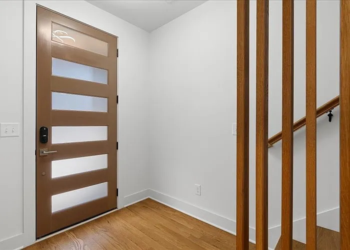 1300 Edgehill Ave — Photo 4