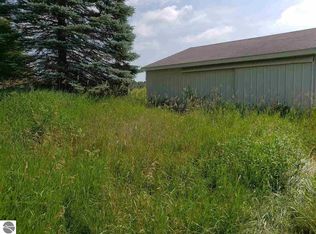 3250 NW County Line Rd, Remus, MI 49340