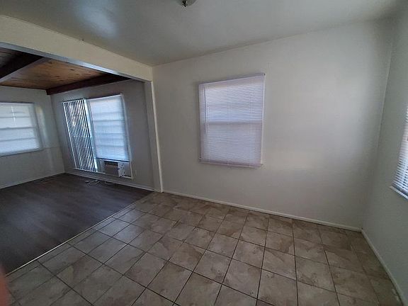 3rd image of 414 N Weston Pl