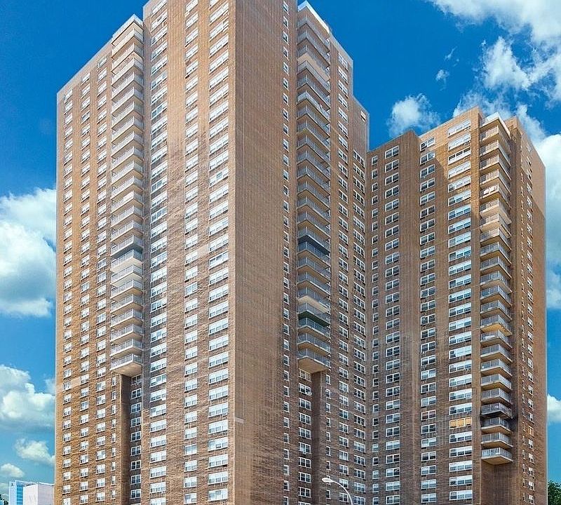 1st image of 747 10th Ave APT 18J