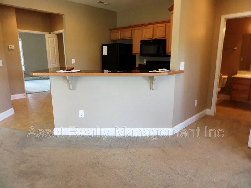 2 bed, 2.0 bath, 1028 sqft, $1,925 — Photo 4