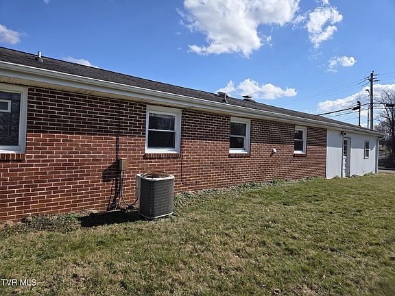 4th image of 504 Matson Rd