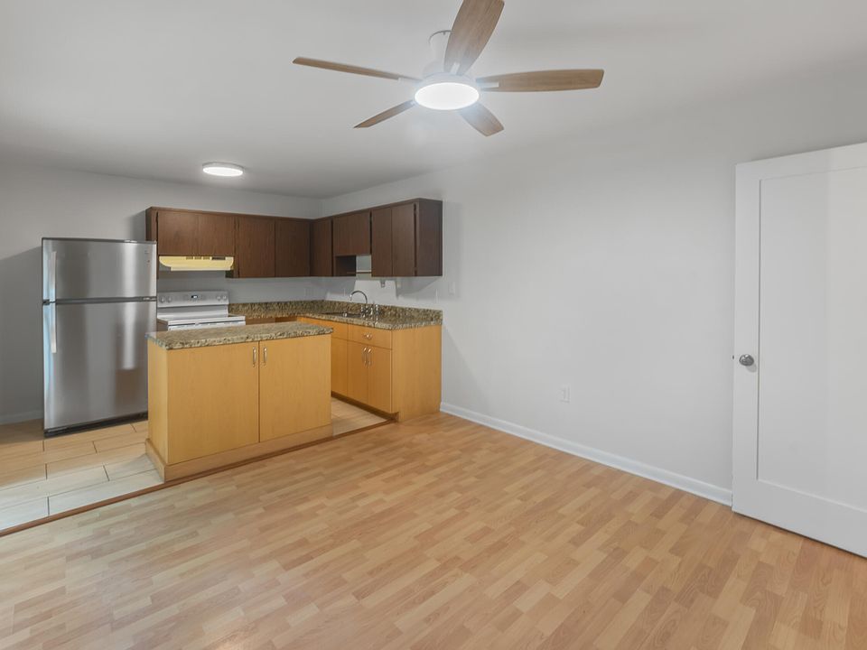 1st image of 3204 Harriet Ave