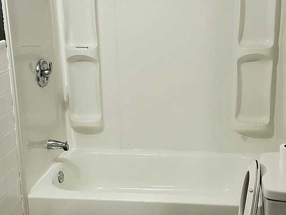 3rd image of 42 Hylton Ave