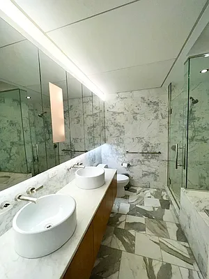 Rented by La Seven Inc. | media 16