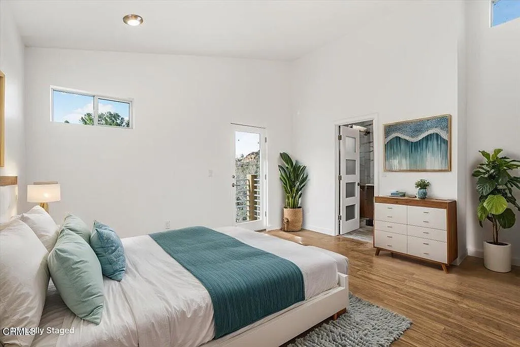 3 bed, 4.0 bath, 1932 sqft, $5,000 — Photo 4