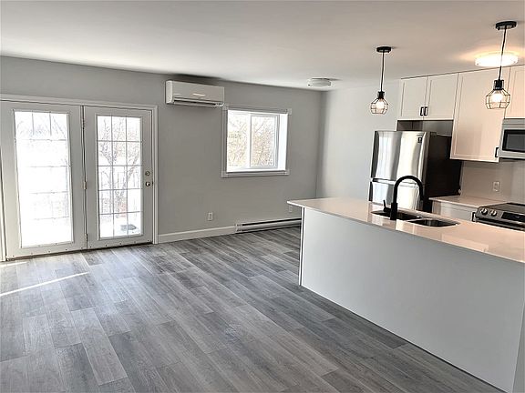 3rd image of 47 Russell St #Unit-14