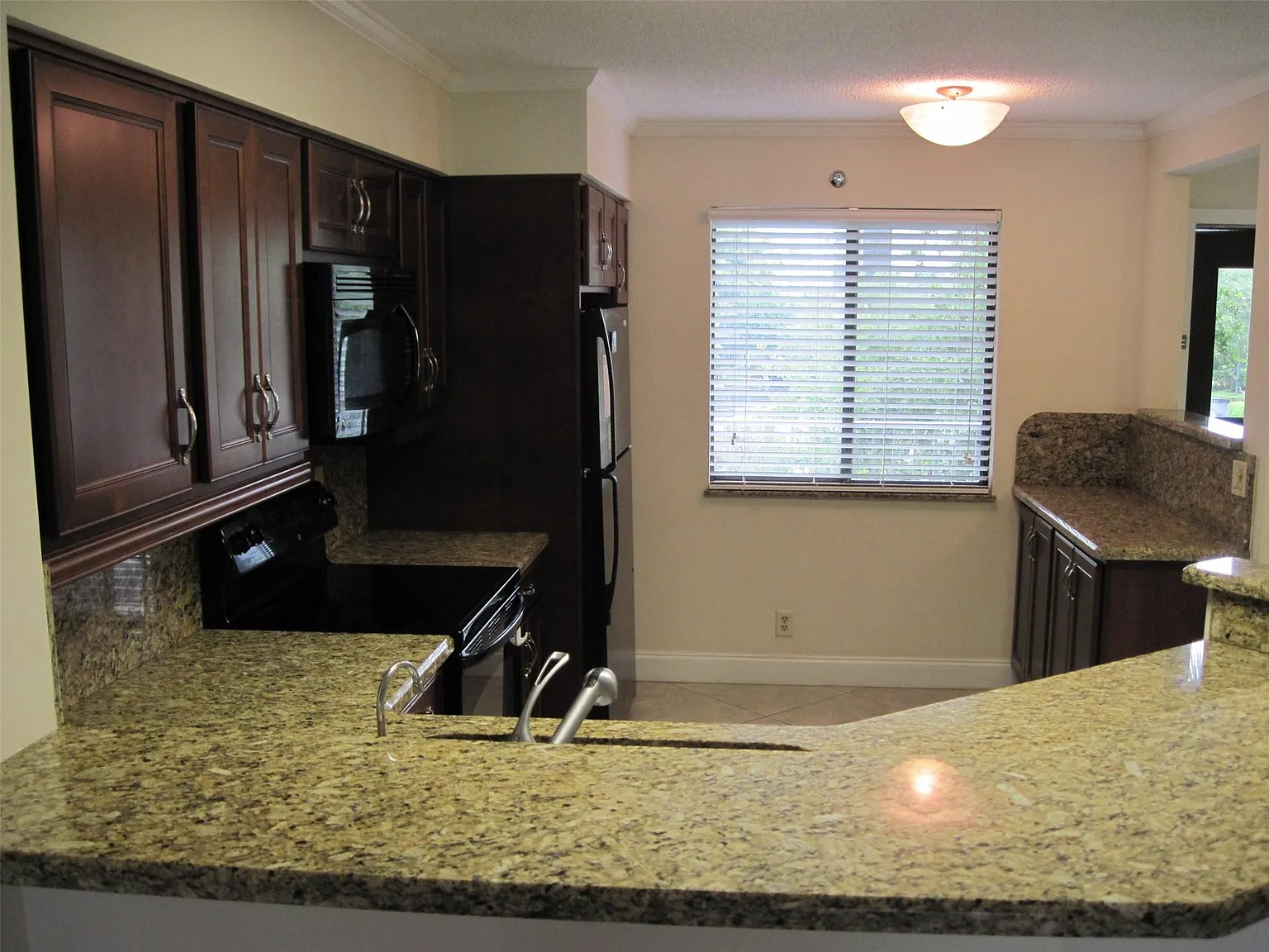 2 bed, 2.0 bath, 1222 sqft, $2,295 — Photo 4