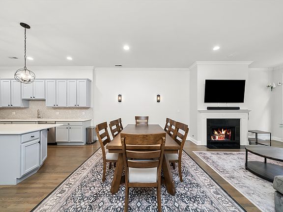 5th image of 2846 N Southport Ave APT 2N