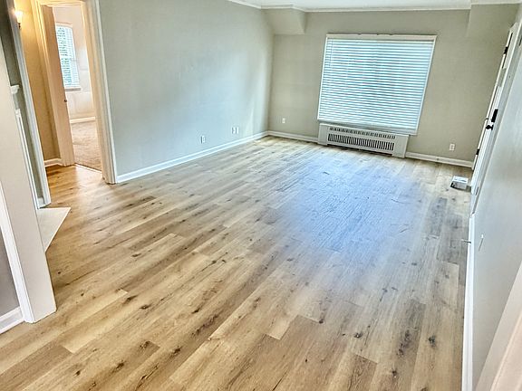 3rd image of 4012 W Bancroft St APT 8