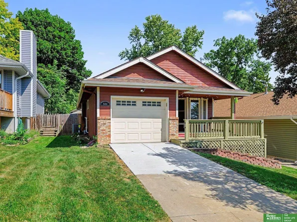 5556 Walnut St, Omaha, NE 68106