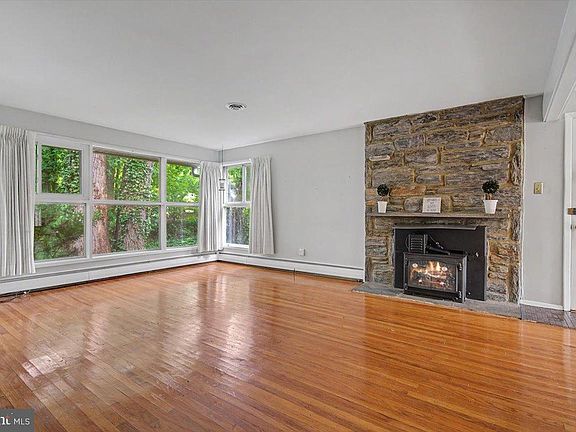 5th image of 918 Ridley Creek Dr