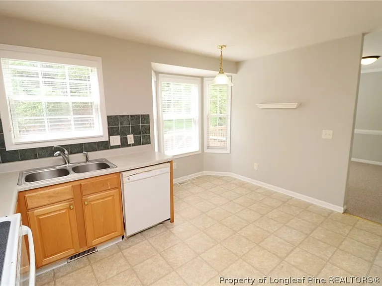 510 Wheeling Cir — Photo 10