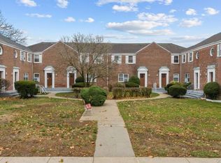 131-55 234th St #LE, Rosedale, NY 11422