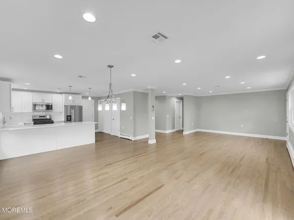 2 Lumsden Street, Toms River, NJ 08757