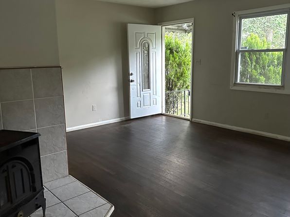160 Erica Rd
