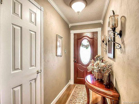 4th image of 5606 Jennifer Ln