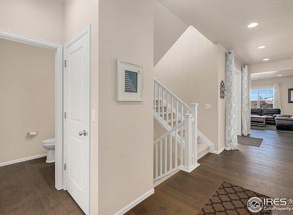 3rd image of 380 Seahorse Dr