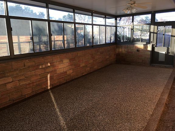 4th image of 905 Carlisle Blvd SE