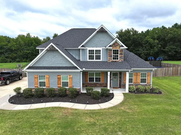 320 Maple Lakes Dr, Cataula, GA 31804