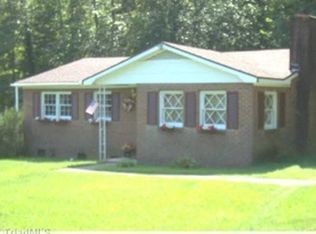 111 S Main St, Walnut Cove, NC 27052