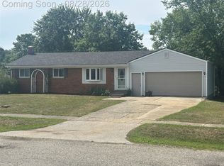 1320 Athlone St, Oxford, MI 48371
