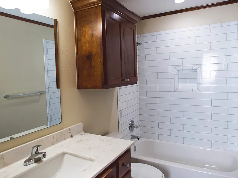 Quail Creek Apartments & Duplexes — Photo 20