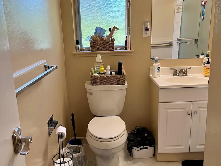 560 University Dr #7 — Photo 10