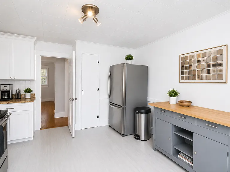 205 Woburn St #1 — Photo 6