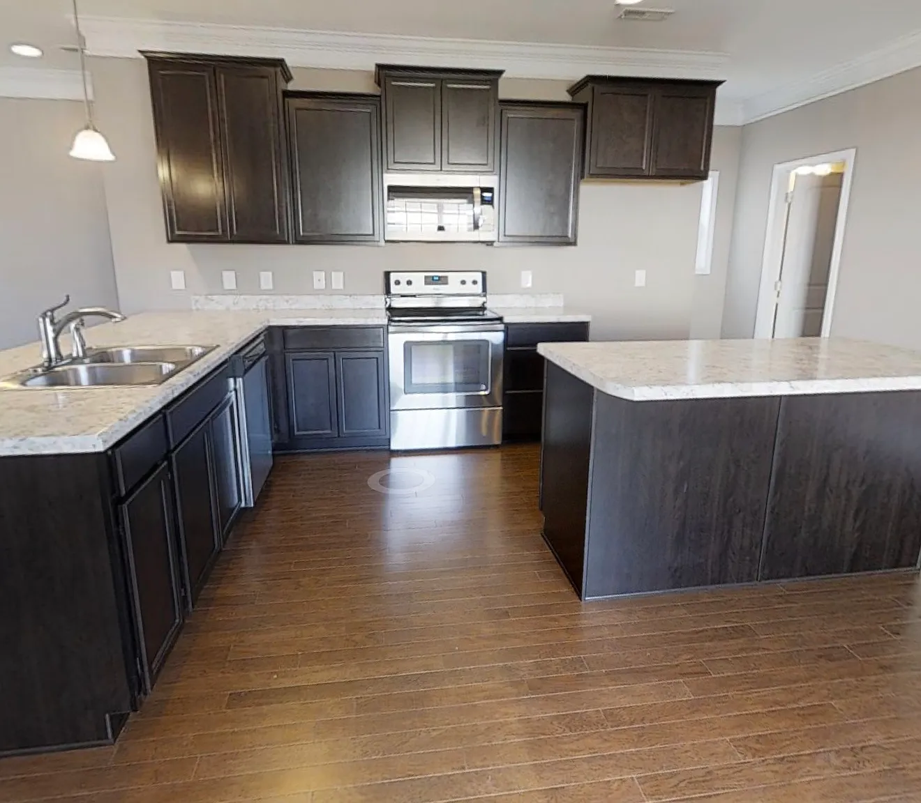 3 bed, 2.5 bath, 2276 sqft, $2,850 — Photo 4