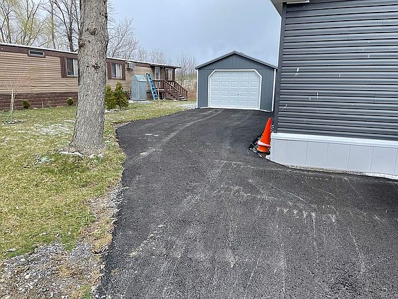 3rd image of 212 Elcona St