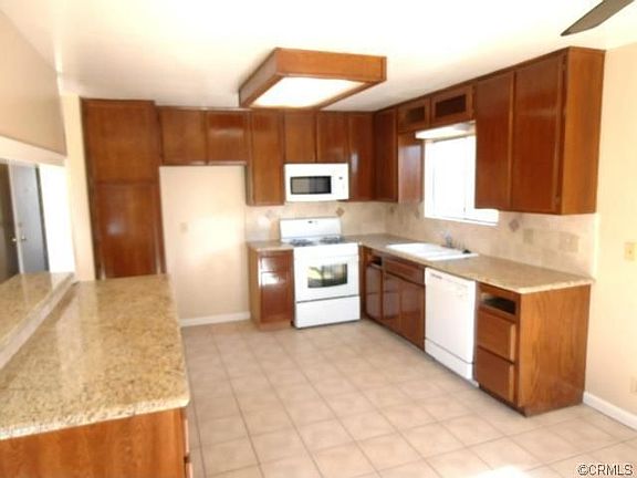 2nd image of 15595 Hibiscus St