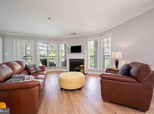 5575 Seminary Rd APT 212, Falls Church, VA 22041