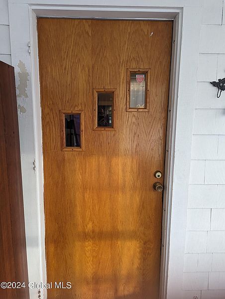5th image of 18 Elliott Avenue