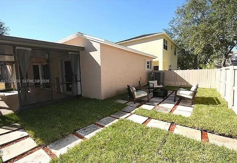 11838 NW 13th St — Photo 17