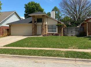 2208 Thistlewood Ct, Grapevine, TX 76051