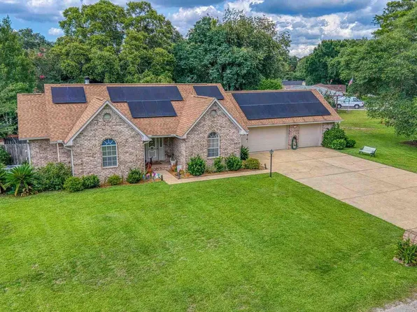 2520 Franciscan Dr, Pensacola, FL 32526