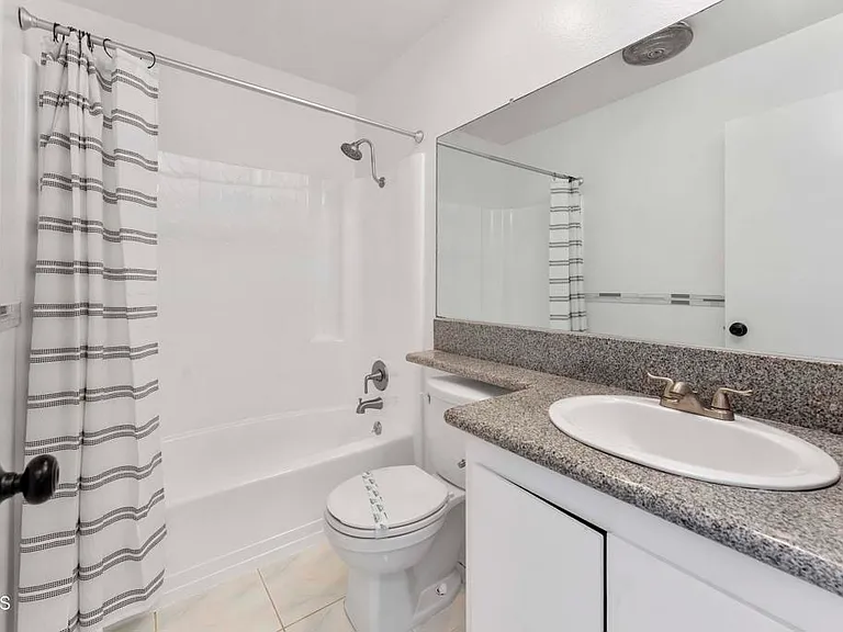1316 Elm Ave #8 — Photo 12