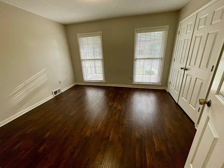 2420 Stratfield Dr — Photo 21