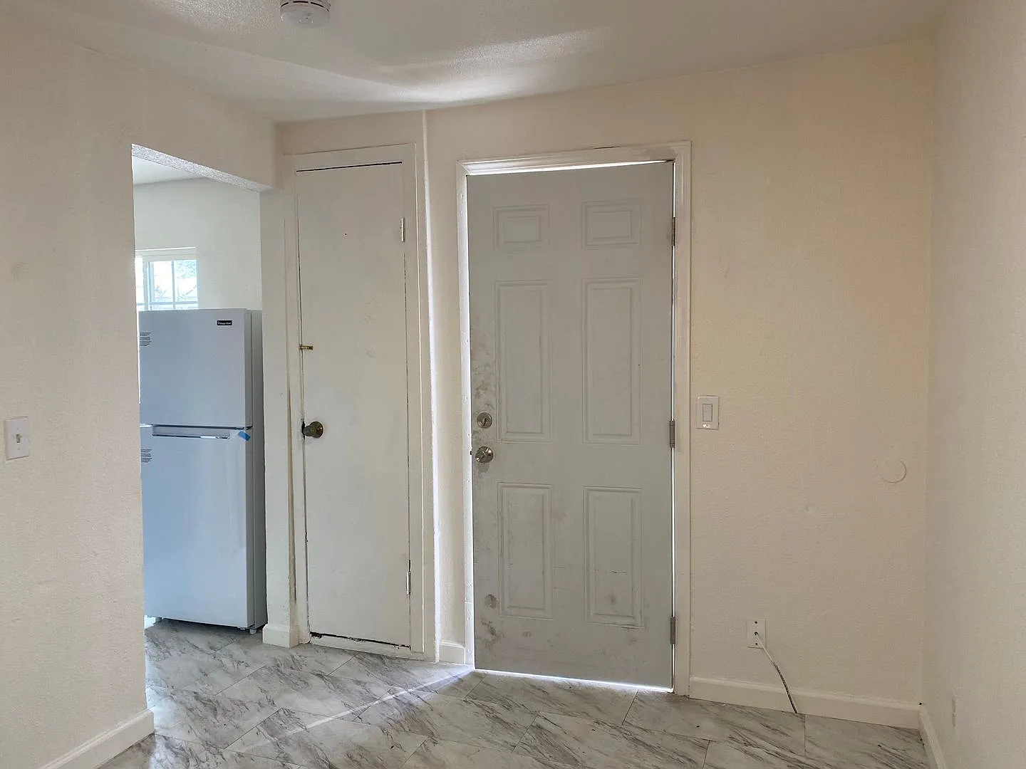 Remodeled One Bed, One Bath Apartment — Photo 4