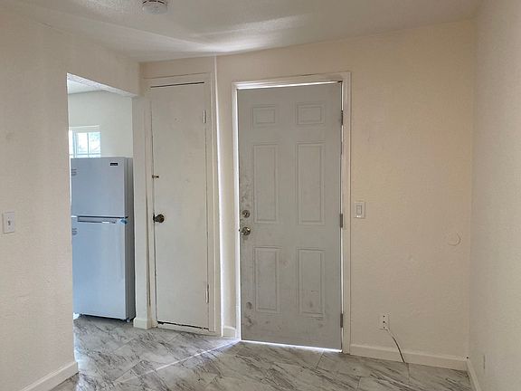 4th image of 462 Delhi Ave #1