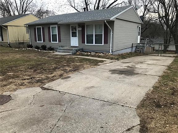 3rd image of 2301 Briarcliff Ave