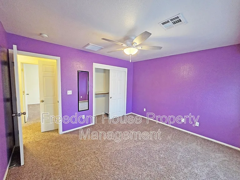 111 Mondale Ct — Photo 30