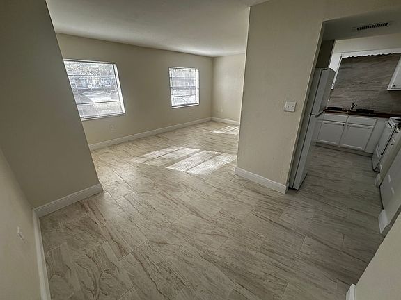 3rd image of 901 SW 62nd Ter