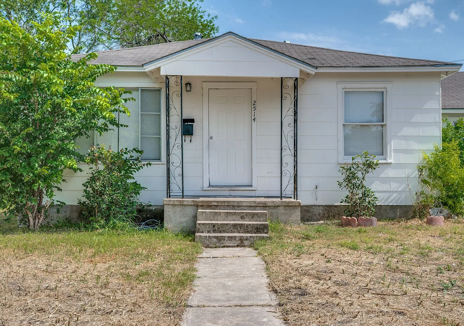 2 Bedroom in University Park! — Photo 3