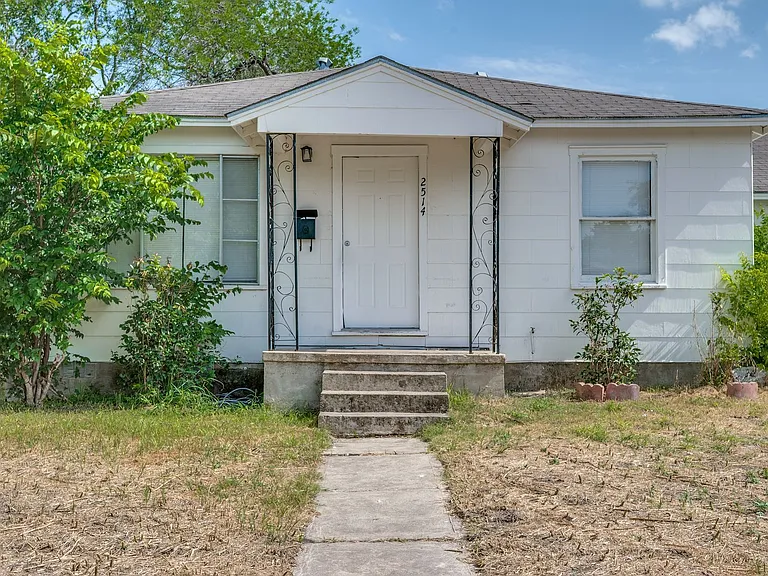 2514 Waverly Ave — Photo 3