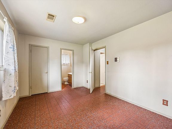 4th image of 4619 Pinebrook Ln